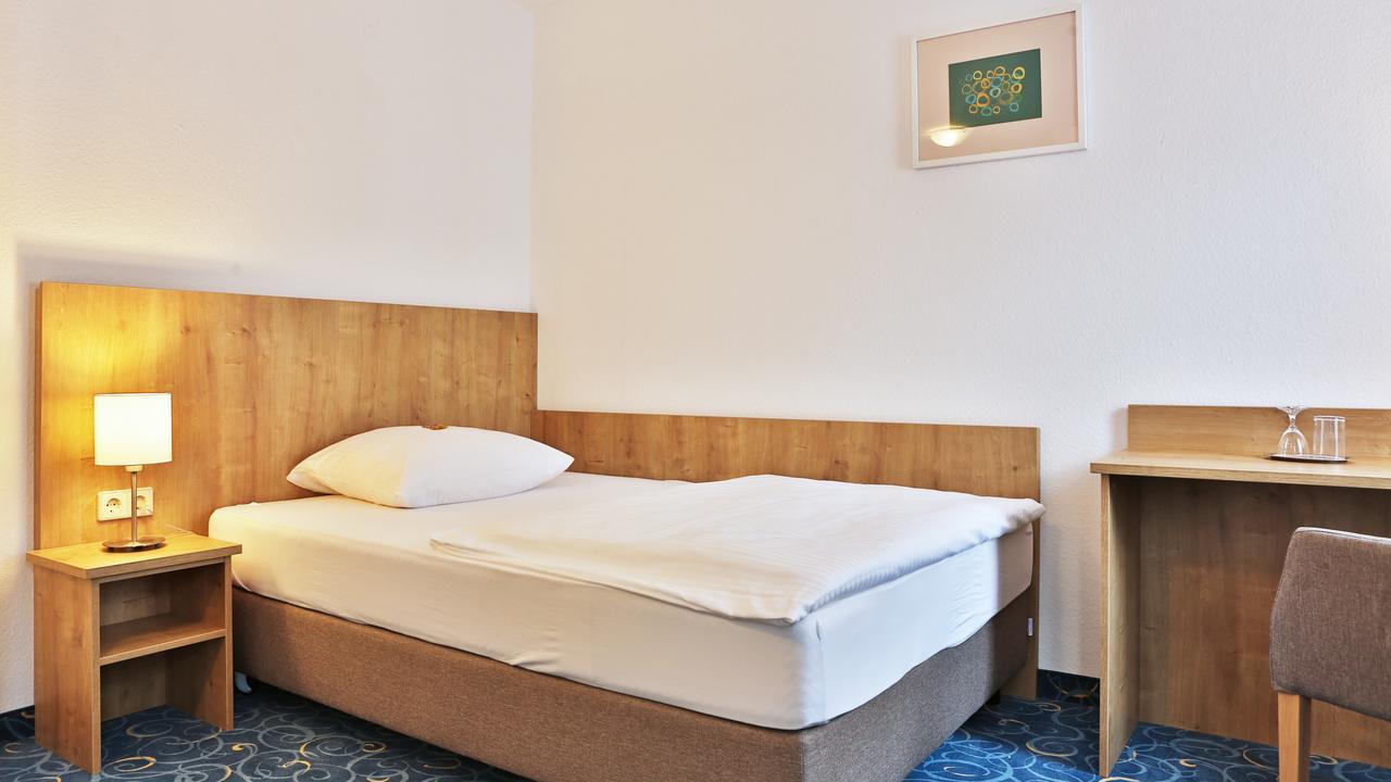 Appartis - Hotel Am Stadtpark Зіндельфінген Екстер'єр фото